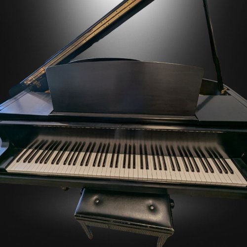 Yamaha Baby Grand Piano Model G1